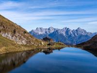 Österreich - Wildseeloderhaus - Aufstieg zum Seenieder mit Blick zur Hütte und Loferer Steinberge